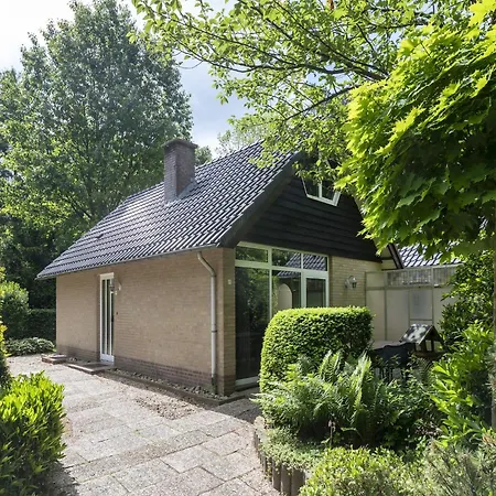 In Near Mookerheide, Cleaning Included