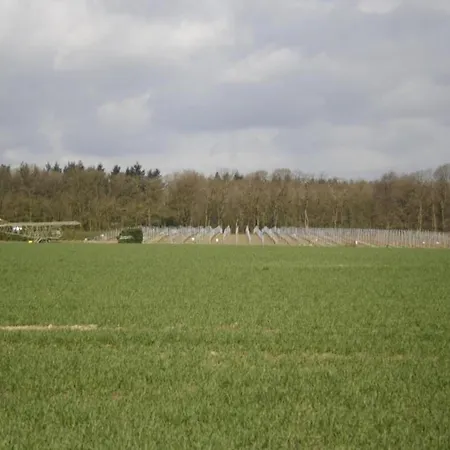 In Near Mookerheide, Cleaning Included